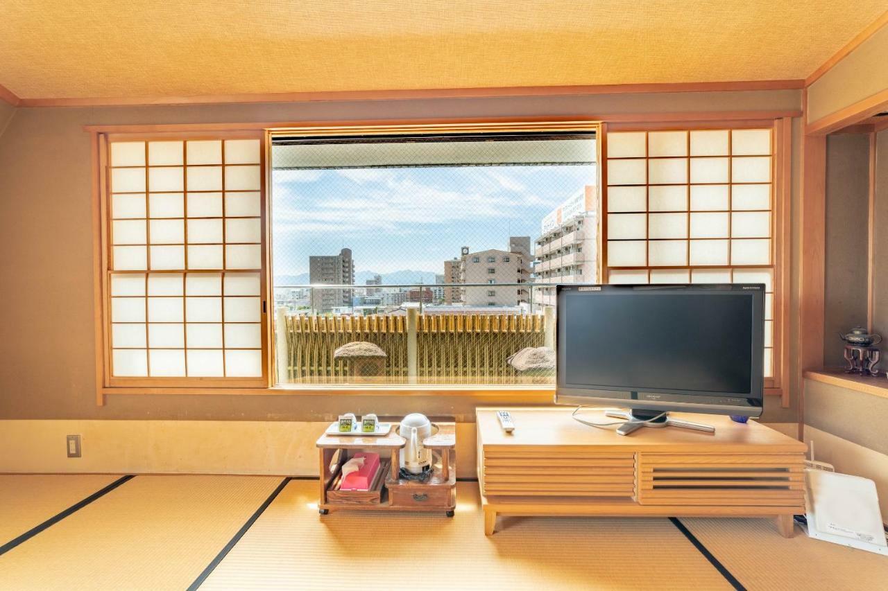 Oyo Business Hotel Nishiura Yokkaichi Exterior foto