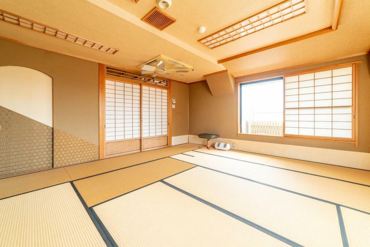 Oyo Business Hotel Nishiura Yokkaichi Exterior foto